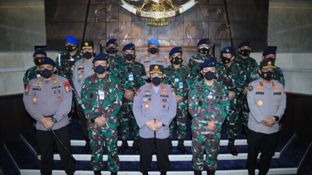 Kunjungi KSAU, Kapolri Harap Sinergitas Dari Atas Hingga Bawah Tegakan Displin Prokes Masyarakat