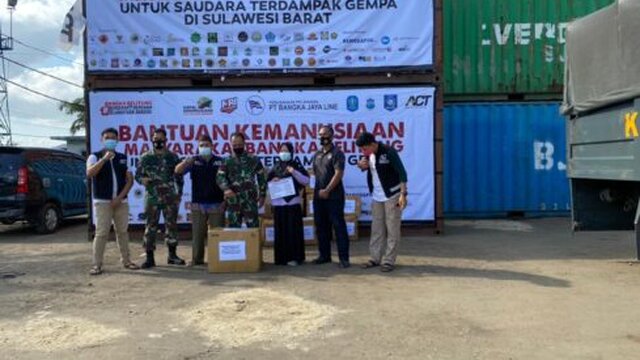 Korem 045/Gaya Berikan Donasi Bencana Alam Sulawesi Barat