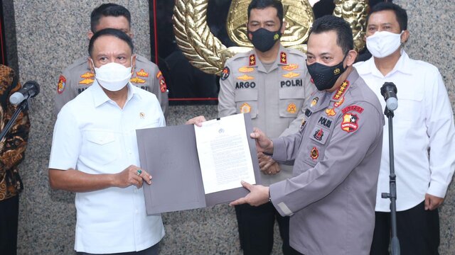 Kapolri dan Menpora Bahas Kegiatan Kepemudaan dan Olahraga di Indonesia