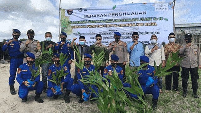 PWNU Bersama Ditpolairud Polda Babel Lakukan Kegiatan Penanaman Pohon