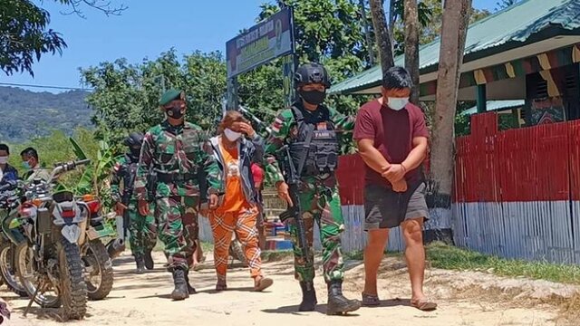 Satgas Pamtas RI-Malaysia Yonarhanud 16/SBC Amankan Pengedar Sabu