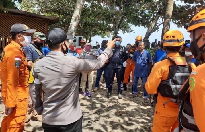 Diduga Terjatuh Dari Perahu Seorang Nelayan Hilang Saat Melaut Journalarta