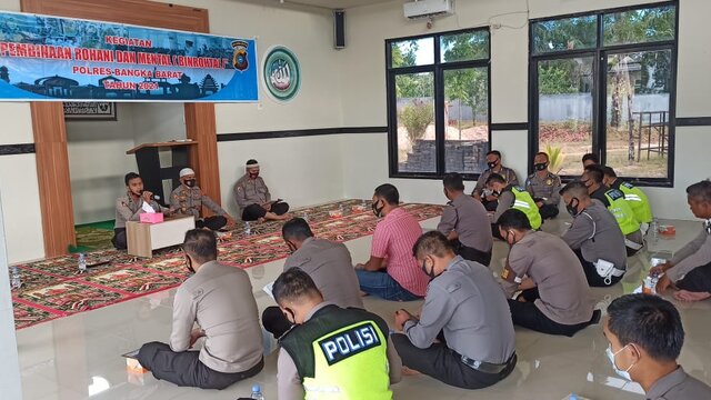 Polres Bangka Barat Ajak Seluruh Anggotanya Melaksakan Binrohtal