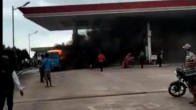 Minibus Terbakar di SPBU, Seorang Anak Tewas