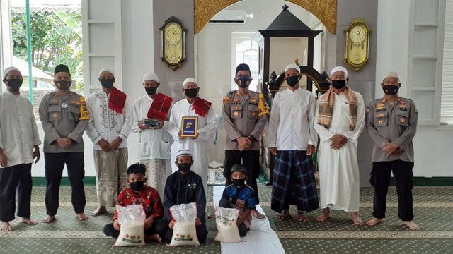 Pererat Ukhuwah Islamiyah, Kapolres Bangka Barat Laksanakan Jum'at Keliling