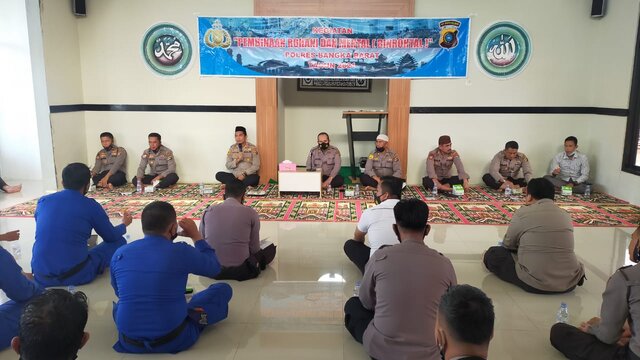 Kapolres Bangka Barat Himbau Anggotanya Untuk Tidak Meninggalkan Sholat