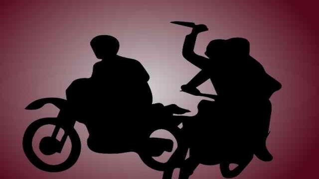 Aksi Kawanan Begal Sadis Tebas Korban Hingga Tersungkur