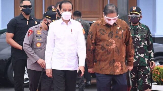 Presiden Joko Widodo Tinjau Vaksinasi Massal di DIY dan Jawa Tengah