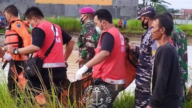 Tim SAR Lanal Berhasil Temukan Anak Tenggelam Di Kolam Pemancingan