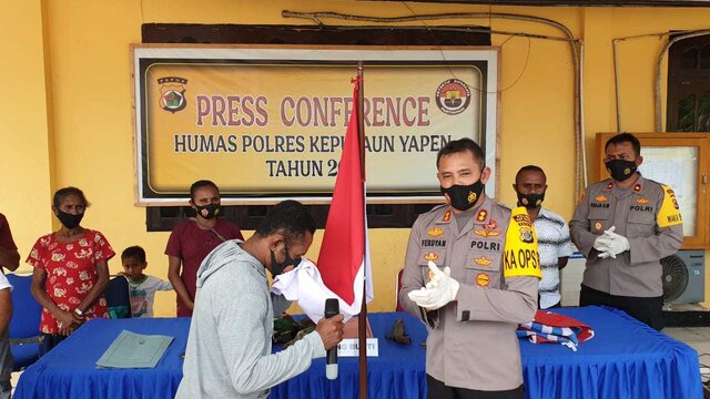 Komandan KKB Wilayah Kosiwo Menyatakan Diri Kembali ke NKRI