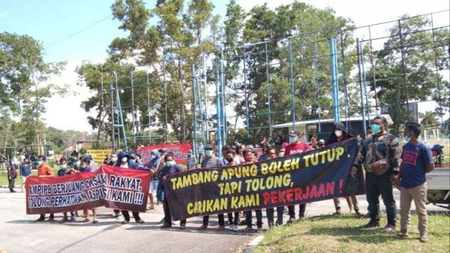 Ratusan Massa Dari Masyarakat Penambang Belinyu Datangi DPRD Babel