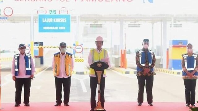Presiden Jokowi Resmikan Dua Jalan Tol di Tangerang Selatan