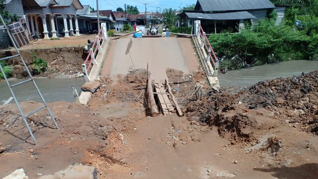 Lelang Proyek Jembatan Delas Tak Kunjung Usai. Ada Apa?