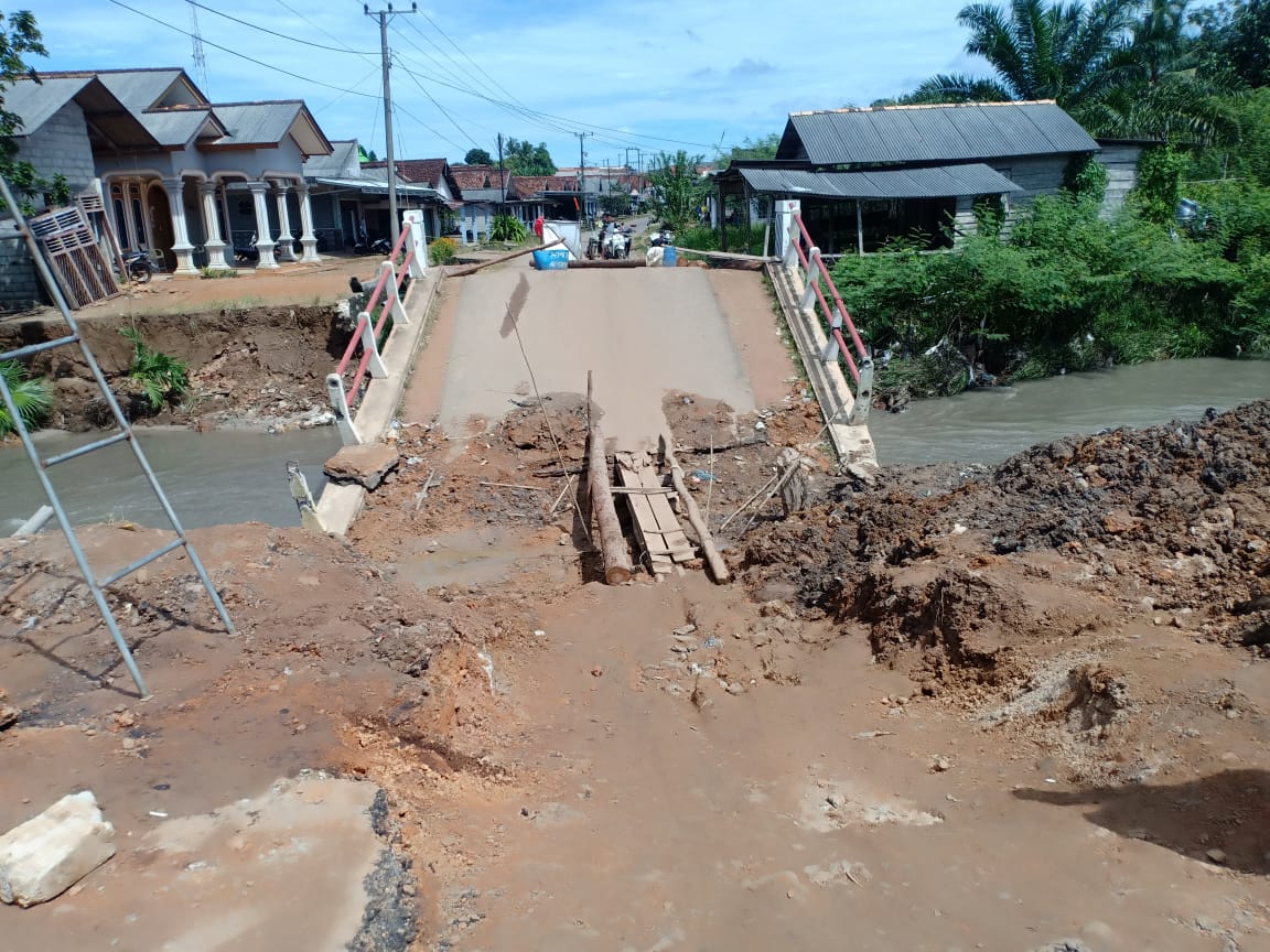 Jembatan Desa Air Delas
