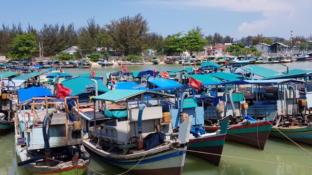 Puluhan Perahu Nelayan di Sungailiat Dimodifikasi Jadi Ponton TI Selam