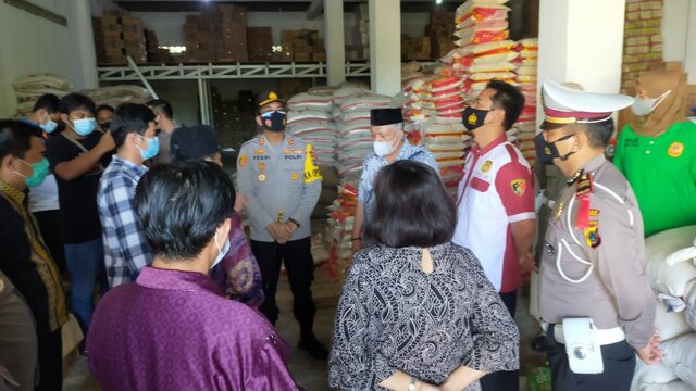 Bupati Bersama Kapolres Bangka Barat Lakukan Sidak Pasar