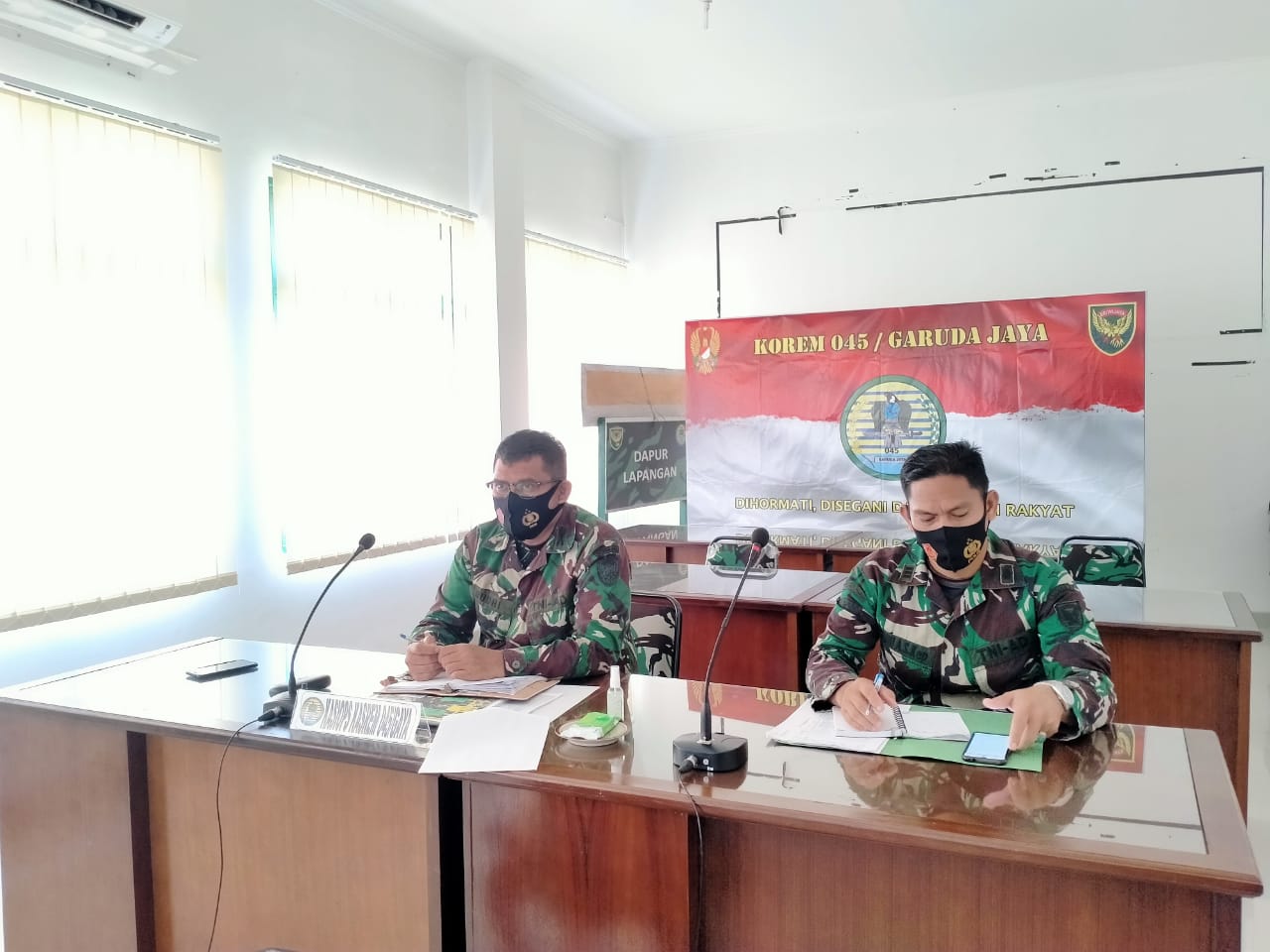 Purnawirawan dan Warakawuri