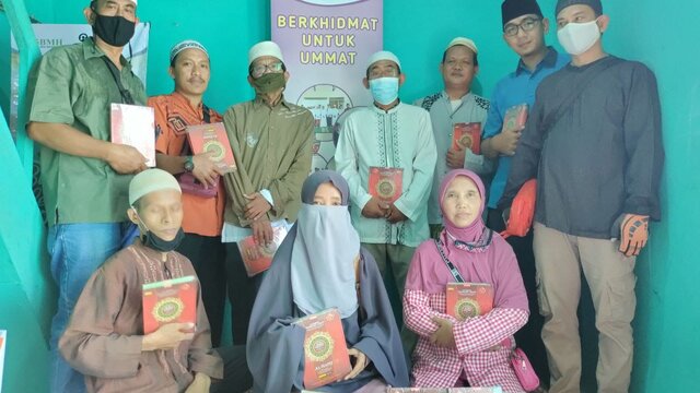 Fatahillah Foundation Salurkan Ratusan Mushaf Al-Qur’an