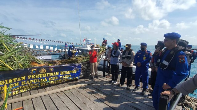 Rumpon Terbuat Dari 2000 Knalpot Motor Diturunkan di Pulau Ketawai
