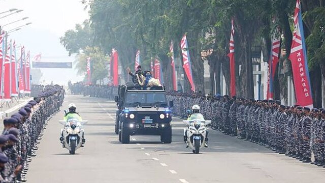 Tongkat Kepemimpinan Panglima Komando Armada II Secara Resmi Berganti