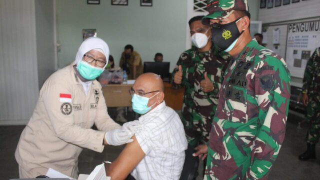 Purnawirawan, Warakawuri dan KBT Korem 045/Gaya Terima Vaksin Covid-19