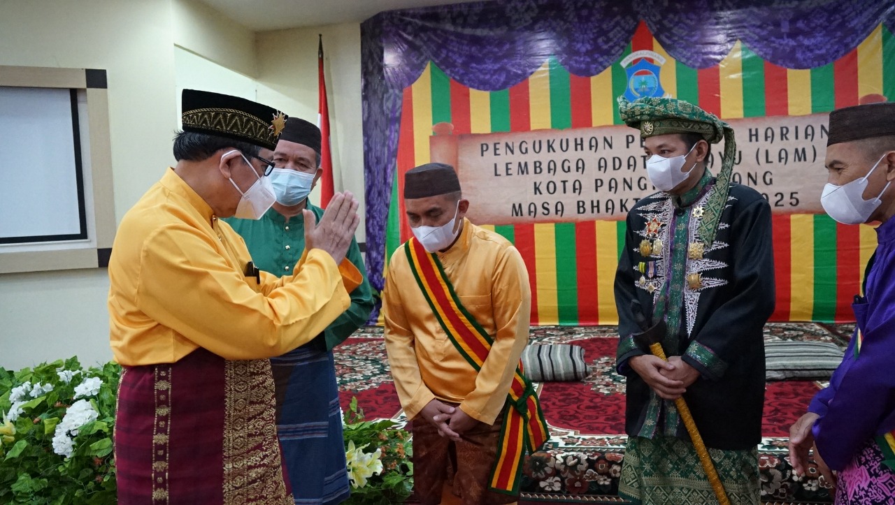 Pengurus Lembaga Adat Melayu