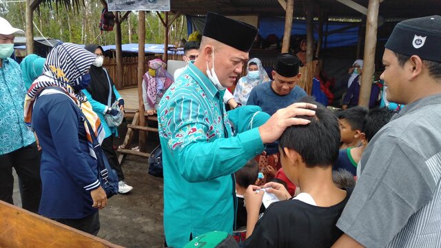 Wakil Bupati Bateng Salurkan Donasi Ke Ponpes Pekalen Batu