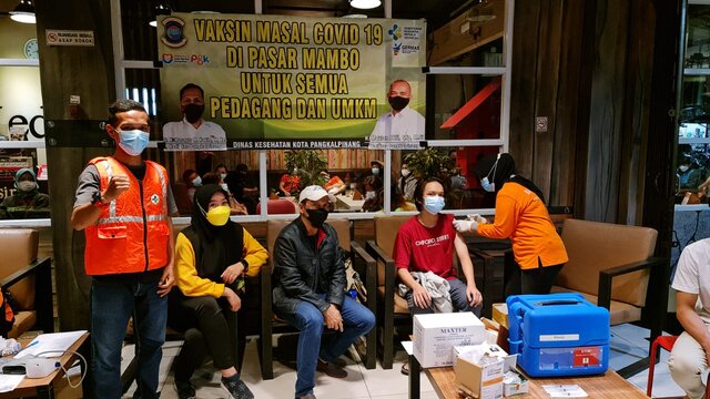 Satgas Covid-19 Pangkalpinang Lakukan Vaksinasi Massal