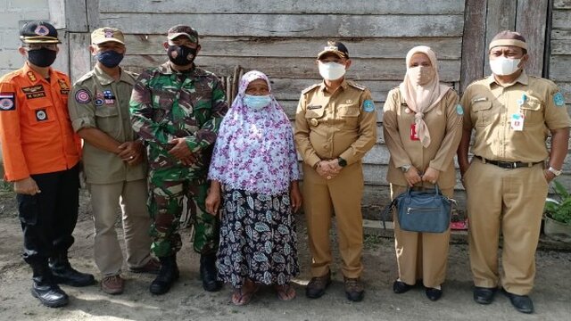 Bupati Bangka Berikan Bantuan Korban Terdampak Angin Puting Beliung