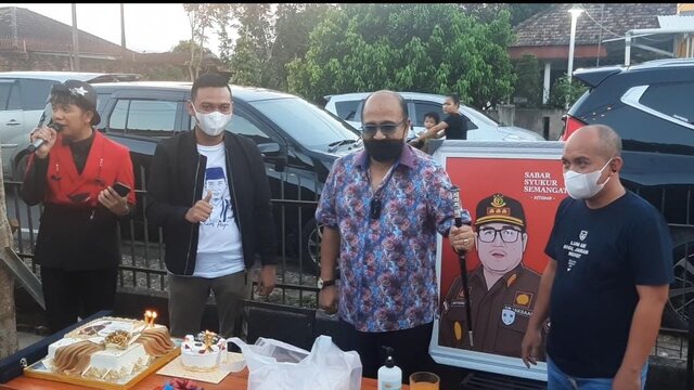 Molen Berikan Kejutan Ultah ke-17 Kepada Kepala Kejari Pangkalpinang