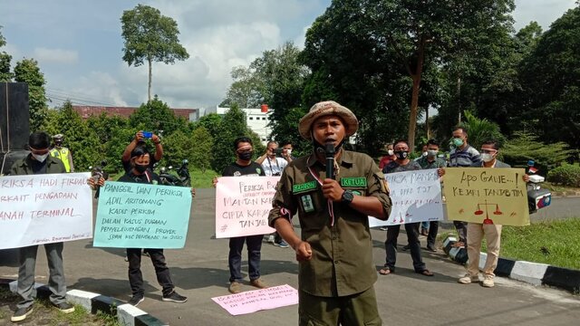 Datangi Kejari, RLH Minta Usut Kasus SPAM Tanjabtim