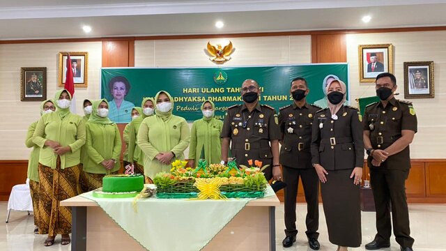 Peringati Hari Bhakti Adhyaksa, Kejari Pangkalpinang Kirimkan Karangan Bunga