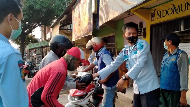 Lapas Karawang Berbagi Ringankan Dampak Pandemi Covid-19