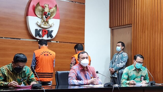 Ditetapkan Sebagai Tersangka, KPK Tahan Bupati Banjarnegara