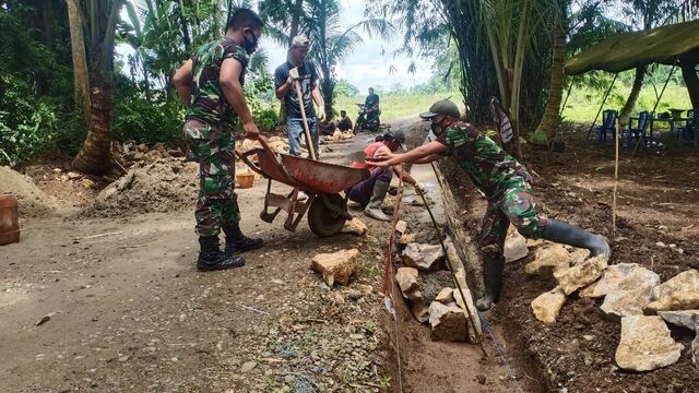 Pembuatan Siring Pra TMMD ke-112/2021 Kodim 1002/HST Terus Berlanjut