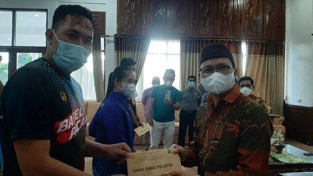 Bupati Algafry Semangati Atlet Bateng Ikuti PON XX Papua