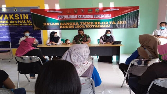 Satgas TMMD Ke 112 Berikan Penyuluhan Keluarga Berencana