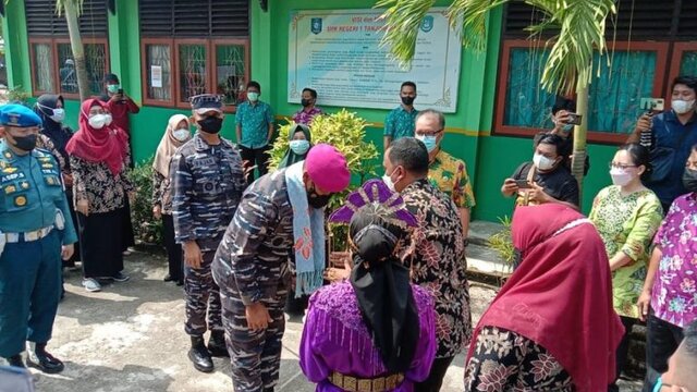 TNI AL Lantamal III Geruduk Pelajar dan Masyarakat Belitung