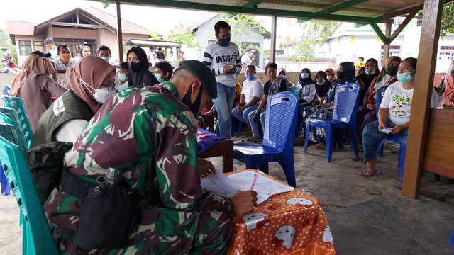 Yonif Raider Khusus 732/Banau Melaksanakan Kegiatan Vaksinasi Covid19