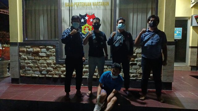 Tim Cobra Polres Bateng Hadiahi Timah Panas Kepada Robby Hebat