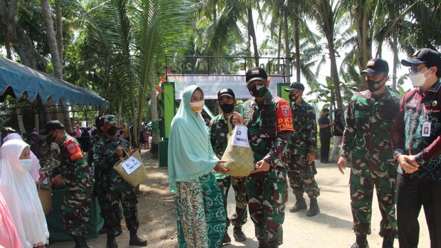 Kodim 1002/HST Gelar Baksos Dalam Acara Penyerahan Hasil TMMD ke-112