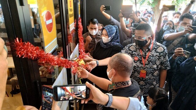 Walikota Resmikan Gerai Mc Donald’s Pangkalpinang