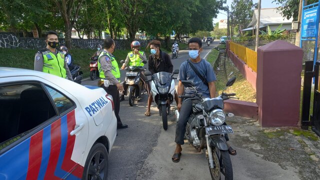 Satlantas Polres Babar Laksanakan Patroli di Daerah Rawan Lakalantas