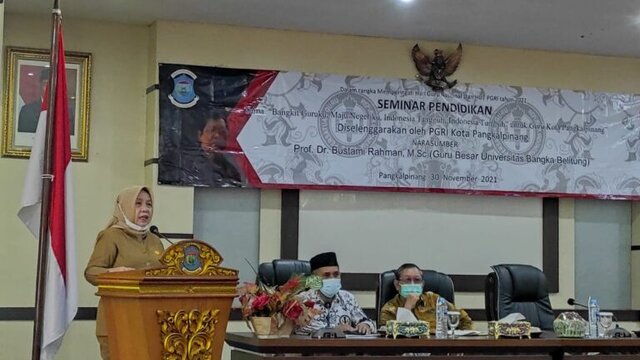 Peringati Hari Guru, Radmida Dawam Buka Seminar Pendidikan