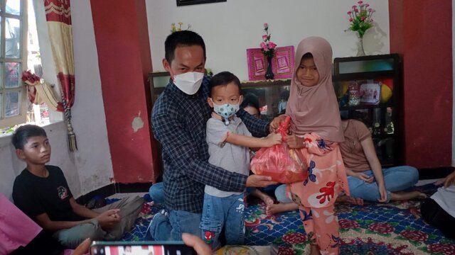 Perduli Sesama, CV GSP Bantu Yayasan Al Syafiq Air Mawar
