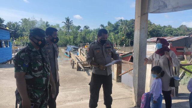 Timgab Razia Penumpang Belum Vaksin Covid-19 di Pelabuhan Sungaiselan