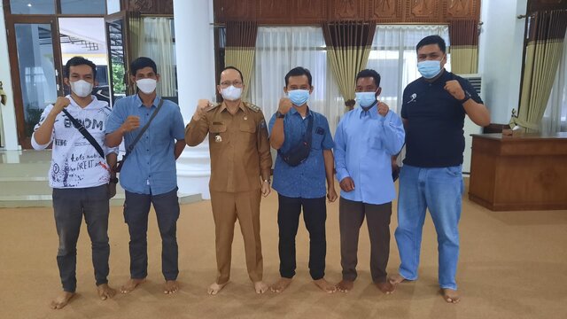 Bupati Bateng Motivasi Penggerak Seni, Pariwisata dan Olahraga Desa Perlang