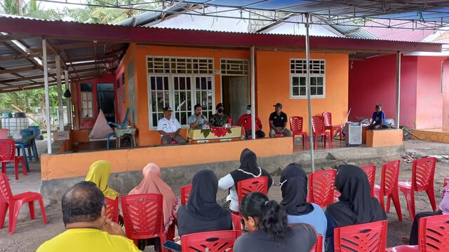 Hindari Hoax, Satgas Yonif RK 732/Banau Berikan Penyuluhan Vaksin Kepada Masyarakat