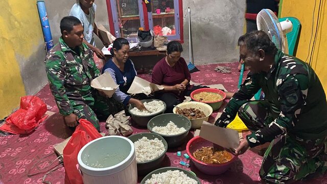 Koramil Nimboran Bantu Dapur Umum Untuk Masyarakat Korban Banjir