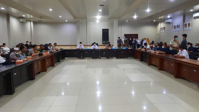 Buntut Pembakaran Pos Pengamanan PT.MSK di Desa Penyak Berakhir Damai
